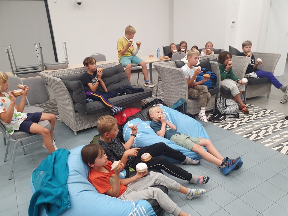 Dziękujemy za pyszne pączki Wójtowi gminy kołobrzeg Włodzimi...