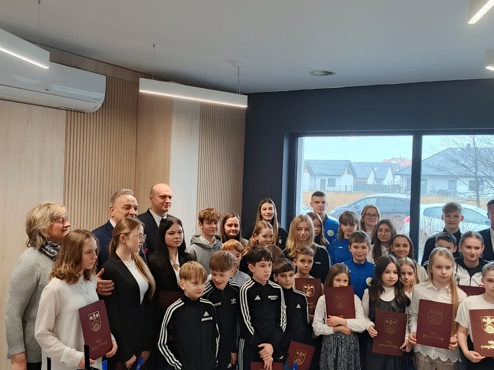 Stypendia Sportowe dla Naszych Mistrzów z TKD Dźwirzyno! 🏅�...