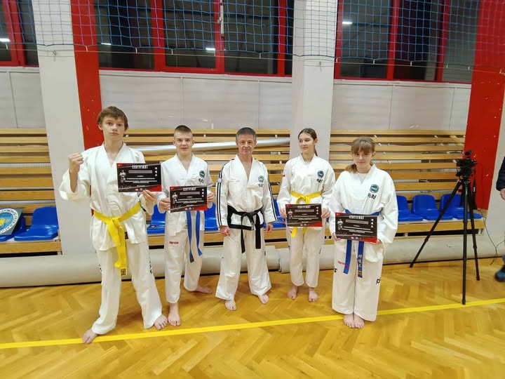 Dzień pierwszy zakończony.Jutro ciąg dalszy. — Klub Taekwon-do Dźwirzyno