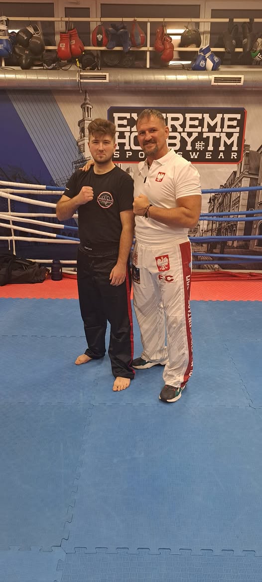 Pierwszy dzień kursu na instruktora kickboxingu pod patronatem Polski Związek Kickboxingu. Poznań. Ciekaw — Klub Taekwon-do Dźwirzyno