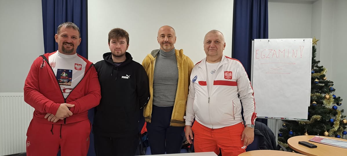 Mamy to! Kurs instruktora Kickboxingu zdany! W TKD Dźwirzyno stawiamy na nieustanny rozwój i podnoszenie  — Klub Taekwon-do Dźwirzyno