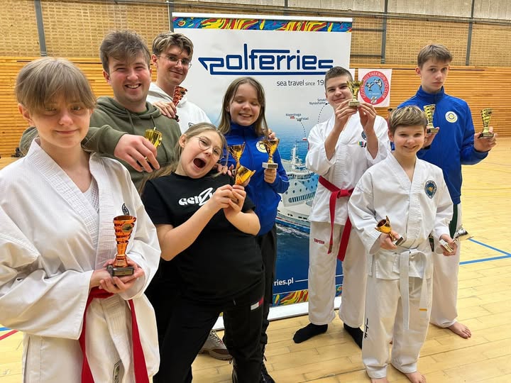 10 medali zdobyli nasi zawodnicy na Mistrzostwach Szwecji w Taekwon-do Itf w Goeteborgu.Wyjazd był dofina — Klub Taekwon-do Dźwirzyno